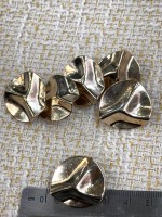 ✨ Premium Gold Metal Düğme – Modern Dalga Desenli 23 MM 6 ADET