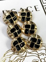 Mercan Düğme Siyah Detaylı Altın Renk Metal Düğme – Geometrik Desen (23 mm)
